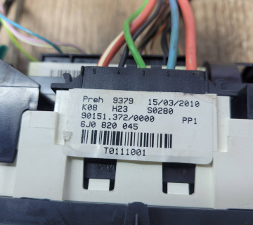 Блок керування пічкою з кондиціонером (дефект) Seat Ibiza 2008 6J0820045