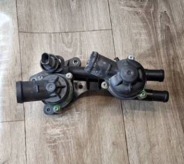 03c121026h Корпус термостата Volkswagen Golf 5 1.6 FSI 2006 гг 03C121026H