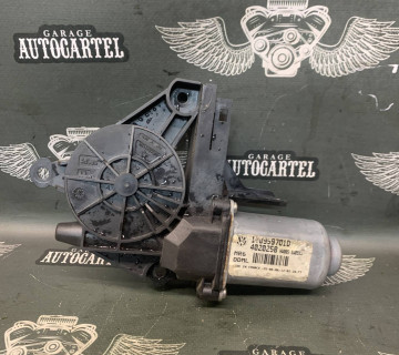 Моторчик склопідйомника передній лівий Volkswagen Golf 5 1T0959701D