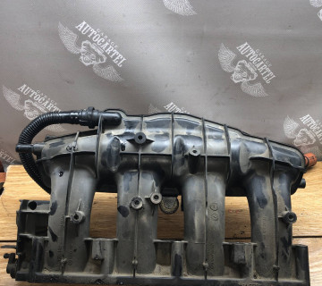 AUDI A3 8P EOS GOLF V 2.0 TFSI BWA Впускний колектор 06F133192A