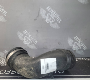 Патрубок воздушного фильтра Opel Zafira B 55354056 551020308