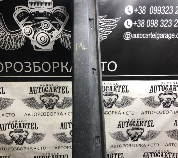 A16469002040 Бокова накладка поріг права Mercedes Ml w164