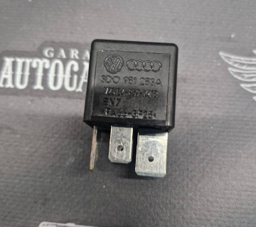 Реле покажчиків поворотів Volkswagen Passat B6 Caddy 3 Golf 6 14150000 3d0951253a