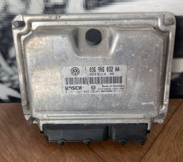 036906032aa блок управління двигуном Volkswagen Golf V 1.4 BCA 2002-2003, BOSCH 0261208045