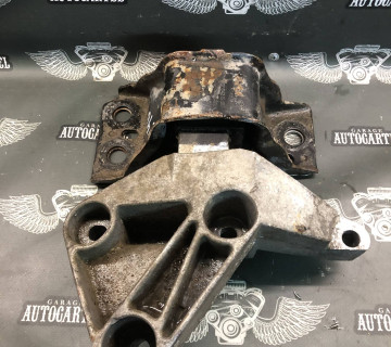 Подушка двигуна 8200437465, 3200592642 Renault Scenic II/ Megane II