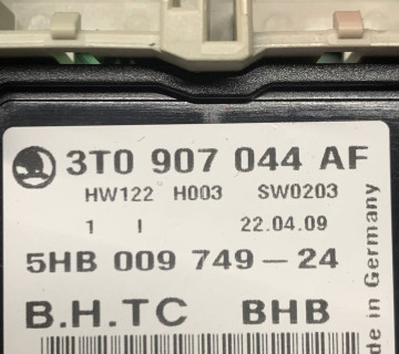 Панель кондиціонера skoda superb 2 3t0907044af
