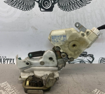 Замок двері задній правий Nissan Almera Tino 2pin 82552bm760
