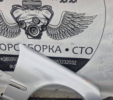 Крило переднє праве Mercedes C W203 2000-2007 21722332