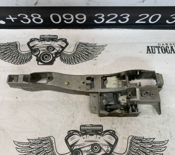 Кронштейн ручка двері зовнішня передня права PEUGEOT 407 9682508080