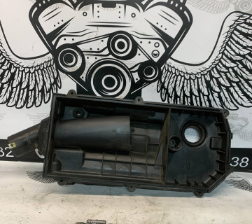 Корпус повітряного фільтра VW Golf 4 1.4 16V кришка 036129611bd