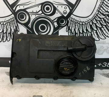 Клапанна кришка Volkswagen Passat B6 2.0 TDI 03g103475