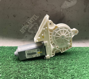 Моторчик склопідйомника правий задній Volkswagen Golf 6 3c0959704b