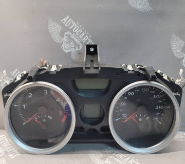 Панель інструментів, панель приладів, щиток приборів Renault Megan 2, 8200720313