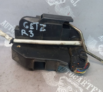 Замок двері задній правий електро 5 пинов Hyundai Getz 2002-2010 814201C020