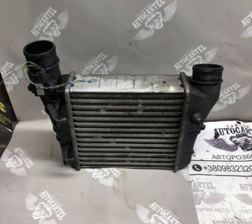 Радіатор інтеркулера Audi A4 (2005-2009) 8E0145805AA