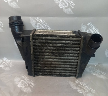 Радіатор інтеркулер renault twingo 07-14 8200369311