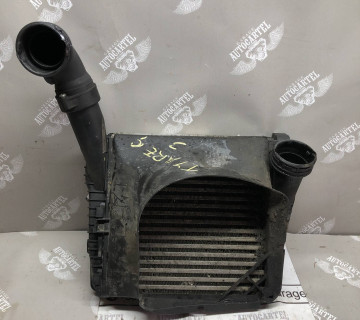 Радіатор інтеркулера Фольксваген Туарег Volkswagen Touareg 2003-7 7L0145803A