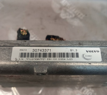 Блок керування двигуна Volvo C30 S40 V40 V50 1.8 2,0 30743371