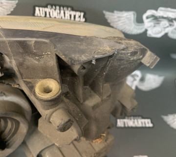 93173252, Фара передня права OPEL CORSA C 2000-2006 дефект кріплення