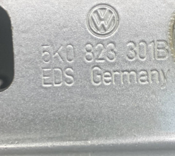 5k0823301b Петля капоту ліва Volkswagen Golf 6 2008-2013