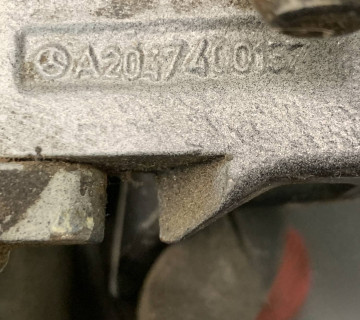 a2047400137 Петля кришки багажника зліва Mercedes S204 2007—2014