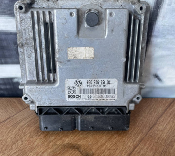 03c906056dc блок управління двигуном VAG Volkswagen Passat B6 (2005 - 2010)