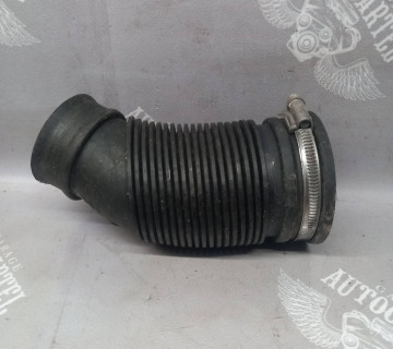 Патрубок повітряний Opel Astra H 1.9 СDTI 2004-2010 55355563, 329788454