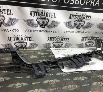 8v4807385 кріплення заднього бампера Audi a3 8v