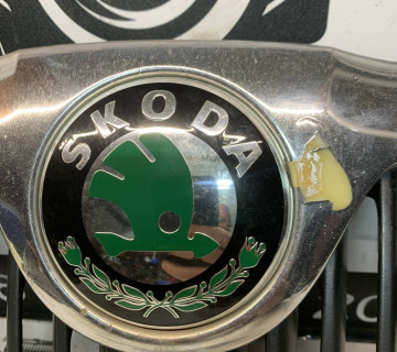 Решітка радіатора Skoda Octavia A5 2004-2013 1z0853668, 21849008
