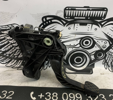 Педаль зчеплення VW GOLF VII 5q1721059fm