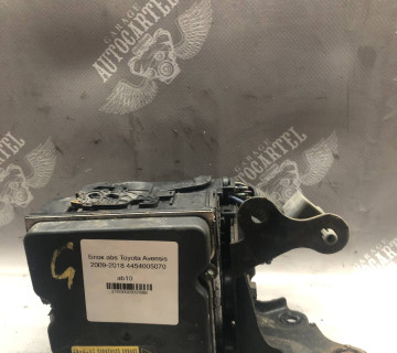 Блок abs Toyota Avensis 2009-2018 4454005070