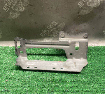 Кронштейн кріплення панелі лівий Mazda CX 7 21116858