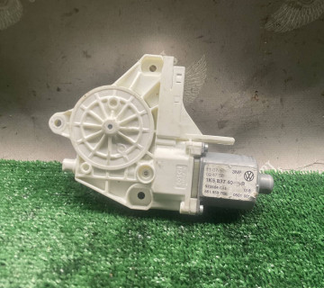 Моторчик склопідйомника передній лівий Volkswagen Golf 6 1k5837401bb