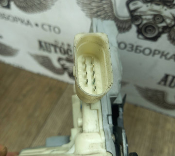 Замок дверки передній правий Volkswagen Passat B6, 9 pin, 3C2837016A