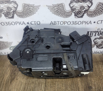 1s1837016b замок двері передній правий Skoda fabia