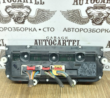 Блок керування клімат контролем VW Passat B6 74641421