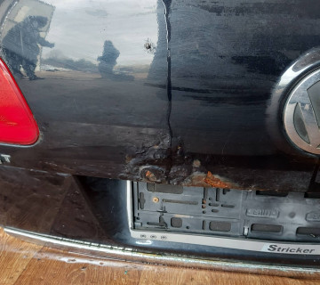 Кришка багажника (дефект) Volkswagen Passat B6 універсал L03254