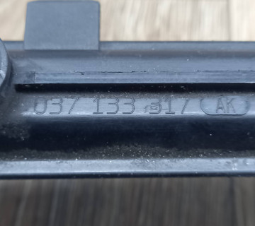 Паливна рейка рампа SKODA OCTAVIA TOUR, VOLKSWAGEN GOLF BORA, 2.0 8V,037133317ak
