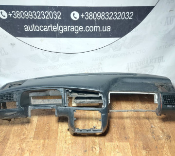 Панель, торпедо для Volkswagen Golf 3
