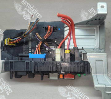 Mercedes w204 блок sam 2049006401