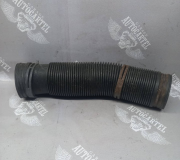 Патрубок повітря VW BORA GOLF IV 1j0129684t