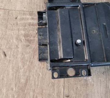 Блок управління двигуном Dacia Sandero 1 2008-2012 8200911568