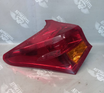 Ліхтар задній лівий TOYOTA AURIS II 81556-02730
