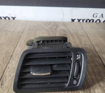 Воздуховод правий VW Passat 05703-001 / 3C1819701 E