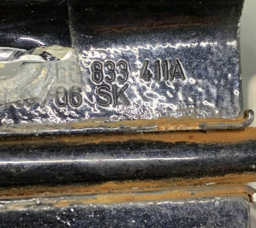 7l0833411a Петля двері задньої лівої Volkswagen Touareg (2003-2006)