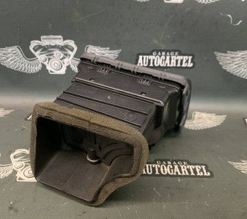 1k0819703b Дефлектор торпедо лівий 1K0819703B VW Jetta V 05-10