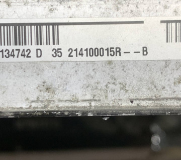 Радіатор охолодження Renault Scenic III 1,9 DCI 8V 214100015r