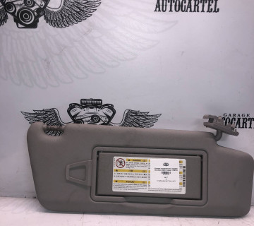 Козирок сонцезахисний правий Mercedes W204 c class 21729133