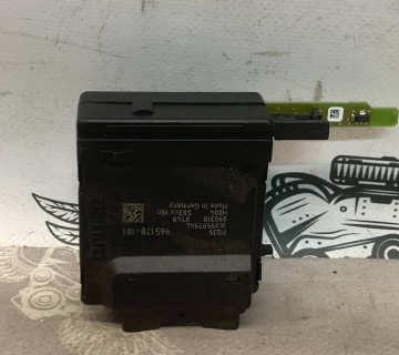 Блок склопідйомника заднього правого VW Passat B6 1k0959794l