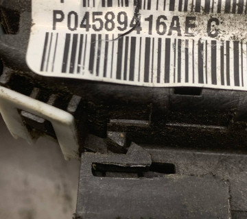 Замок дверей передньої правої Dodge Caliber p04589416ae